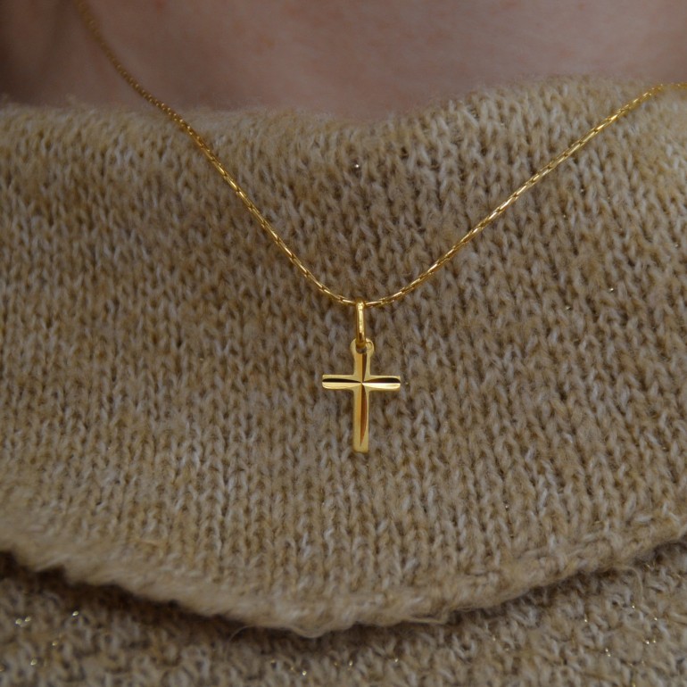 Croix fantaisie ciselée Croix fantaisie ciselée